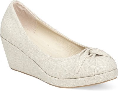 

Vero Couture Women Brown Wedges