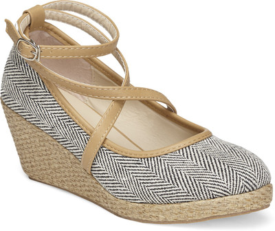 

Vero Couture Women Black Wedges