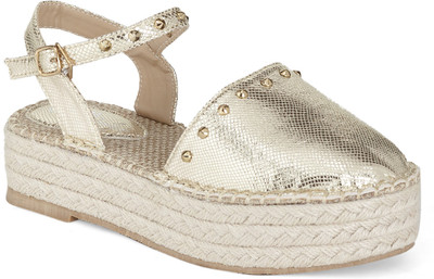 

Vero Couture Women Gold Flats