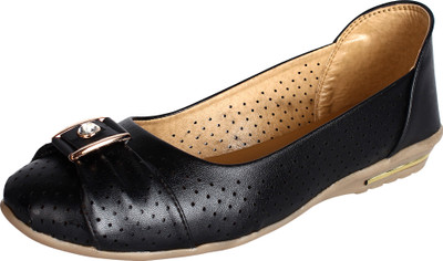 

Niremo Women Black Sandals
