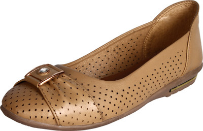 

Niremo Women Beige Sandals