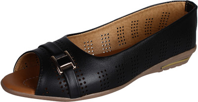 

Niremo Women Black Sandals