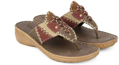 

Catwalk Women Brown & Maroon Flats