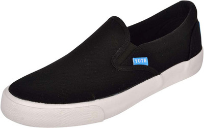 

YUTE Barking Black Canvas Shoes For Men(Black