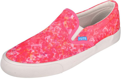 

YUTE Fuchsian Pro Canvas Shoes For Women(Pink