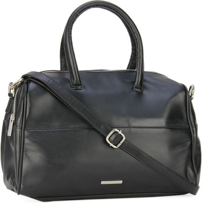 

United Colors of Benetton Messenger Bag(Black)