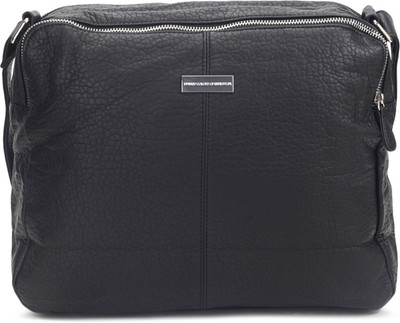 

United Colors of Benetton Messenger Bag(Black)