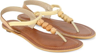 

Catwalk Women Beige Flats