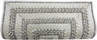 

KAWAII Casual Silver Clutch