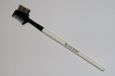 

Fuji Finest Eyebrow Brush And Comb(Pack of 1)