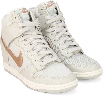 

Nike WMNS DUNK SKY HI Sneakers For Women(Multicolor, Lght bn/mtlc rd brnz-lght bn-s
