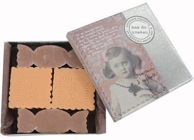 

Mas Du Roseau Nostalgia Soap In Metal Box Candies(100 g)