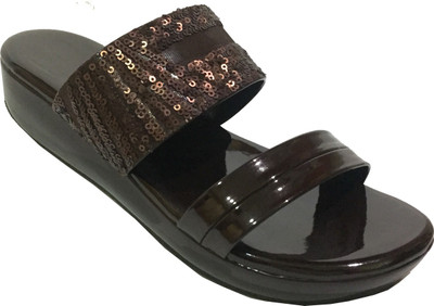 

Praags Women Brown Wedges