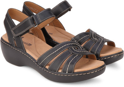 

Clarks Women Black Leather Wedges