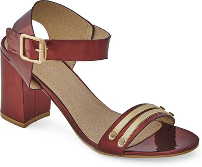 

Vero Couture Women Red Wedges