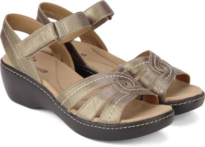 

Clarks Women Pewter Leather Wedges