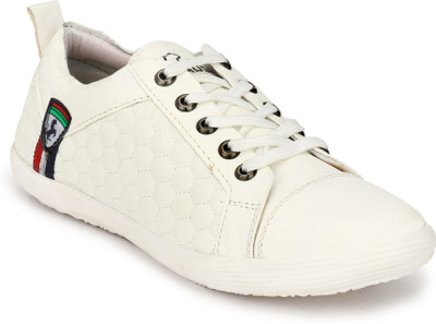 

Fashion Victim Fashion Victim Hijack half Casuals For Men(White