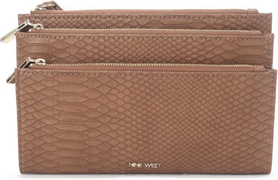 

Nine West Casual Brown Clutch