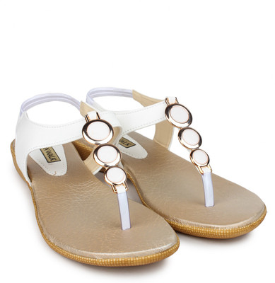 

Moonwalk Women White Flats