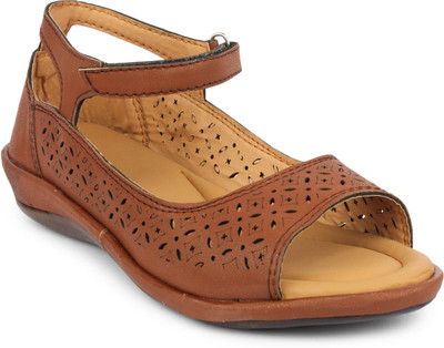 

Doctor Soft Women Brown Flats