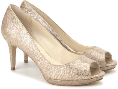 

Nine West Women NATURAL Heels
