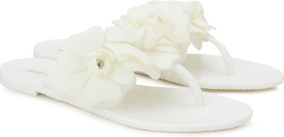 

Nine West Women WHITE Flats