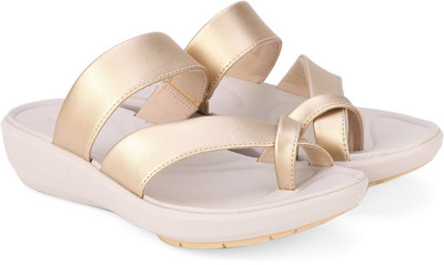 

Clarks Women Champagne Casual