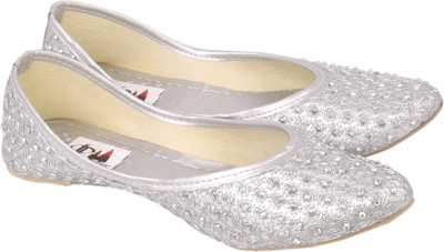 

Decot Paradise Jaipuri embellished silver mojaries Bellies For Women(Silver
