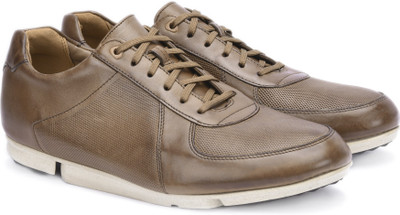 

Clarks Triturn Race Tan Leather Casuals For Men(Tan
