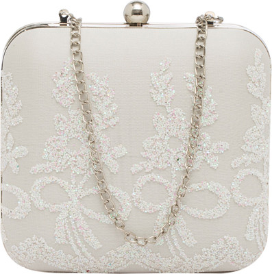 

Tarusa Casual White Clutch