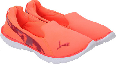 

Puma FashIN Stretch IDP Casual Shoes For Women(White, Fiery coral-puma white