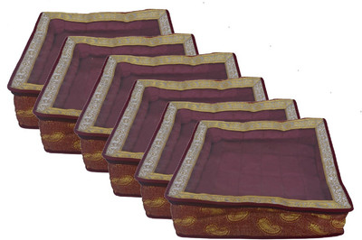 

SuiDhaga Jama Maroon Saree Cover Organisers Pack Of 6 (Dimension:41*39*14 CM) (Upto 36-60 Sarees) SD063C(Maroon)