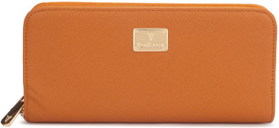 

Van Heusen Casual Tan Clutch