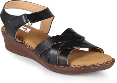 

Bella Toes Women Black Casual