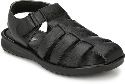 

WHITE WALKERS Men Black Clogs