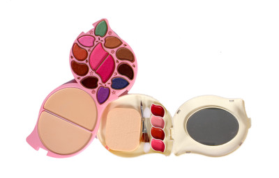 

Shape n Style Color Series MAKE UP KIT(Set of 18)