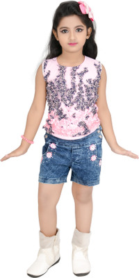 

Girl's Stylish Top and Shorts set (4 Years to 5 Years) Girls Party(Festive) Shorts Top(Pink