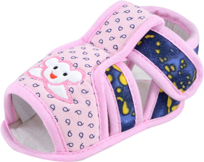 

Instabuyz Boys & Girls Velcro Sports Sandals(Pink