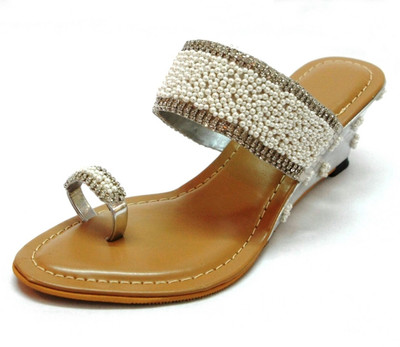

Hepburnette Women Silver Wedges