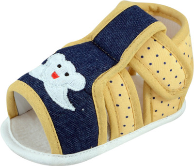 

Instabuyz Boys & Girls Velcro Sports Sandals(Yellow, Multicolur