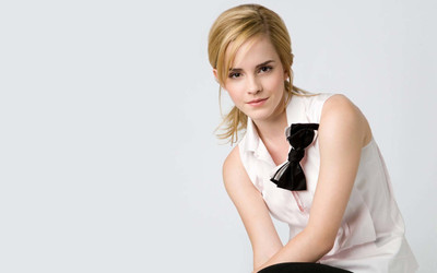 

Celebrity Emma Watson Actresses United Kingdom HD on fine art paper 13x19 Fine Art Print(19 inch X 13 inch, Rolled)