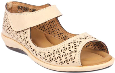 

Bora Bora Women Beige Wedges