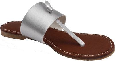 

Foot Wagon Women Silver Flats
