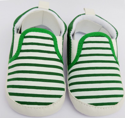 

Oosme Green Cotton fabric New Born Boy & Girl Baby Shoes (9 to 15 Months) Booties(Toe to Heel Length - 13 cm Green)