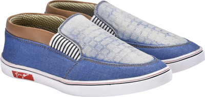 

WalkJump blue casuals, canvas shoes, mocassin, lifestyle slip ons, trendy Loafers For Men(Blue