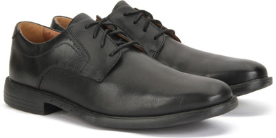 

Clarks UNBIZLEY PLAIN BLACK LEATHER Slip On For Men(Black