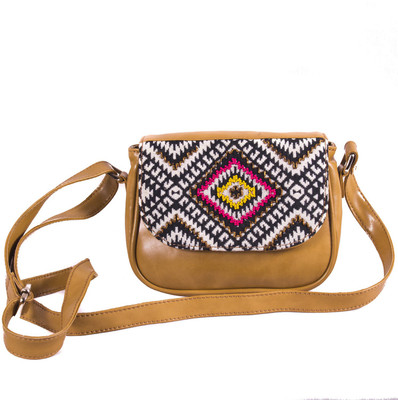 

Clover Casual Khaki Clutch