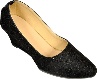 

Altek Women Black Wedges