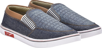 

WalkJump navy casuals, canvas shoes, mocassin, lifestyle slip ons, trendy Loafers For Men(Navy