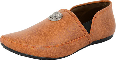 

RYKO Punjabi Nagra Loafers For Men(Tan